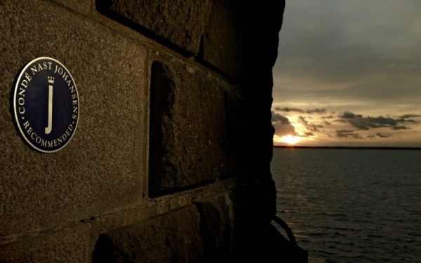 massiv sten spitbank fort hotell havet som en marin fästning