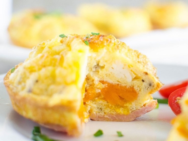 Muffinsomelett Snabba frukostrecept Baka ägg hälsosam kost