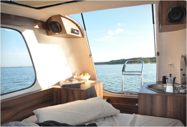 sealander-amfibie-bekväm-interiör-yacht