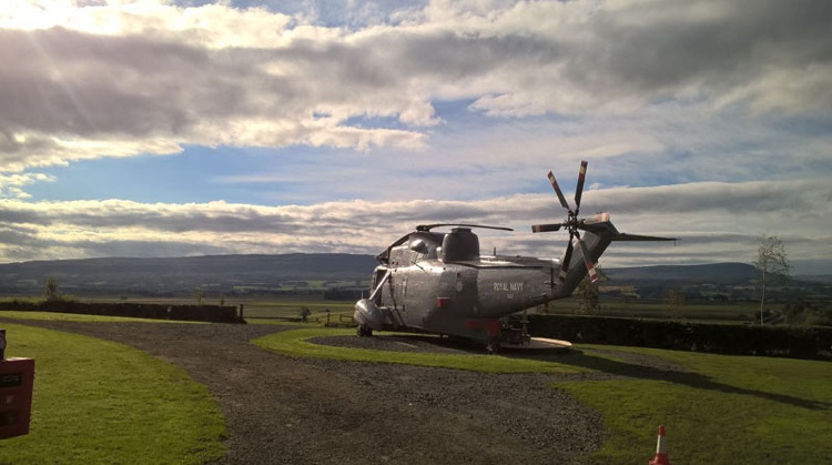 special-hotell-rum-design-helikopter-äng-Skottland