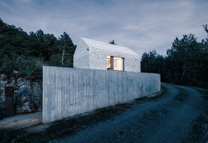 natt hus bostadsstruktur betongvägg bort ljusfönster