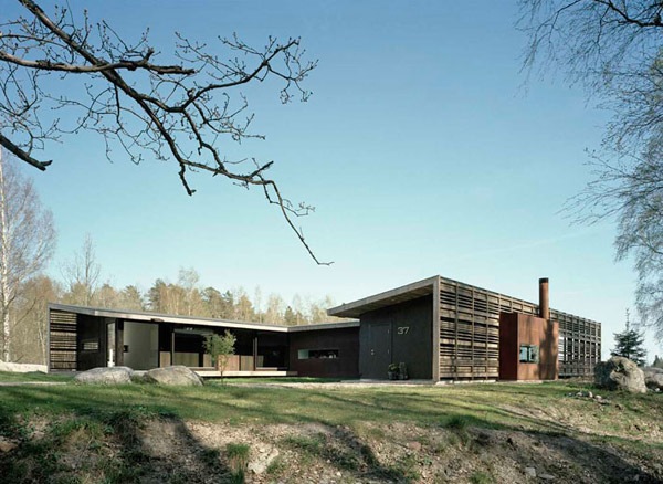 modernt innergårdshus av betong och stål - fasad