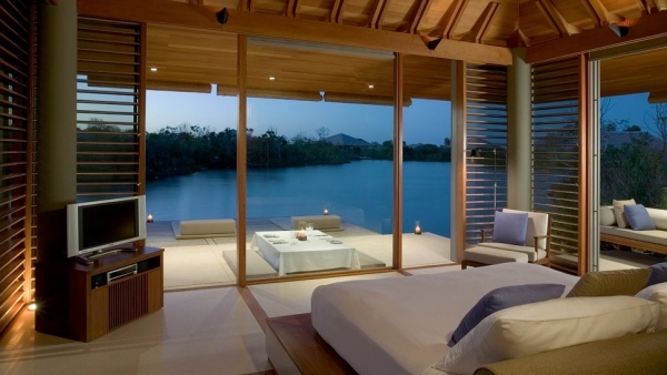 Amanyara sovrum trä takfönster utsikt mot havet