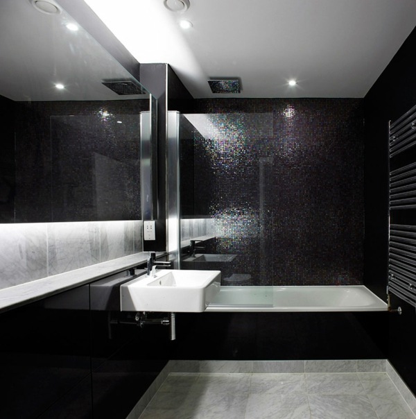 lyxig-helt-svart-badrum-design