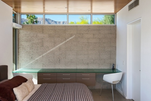 öken-hus-interiör-sovrum-vägg-design-kakel-sten-look
