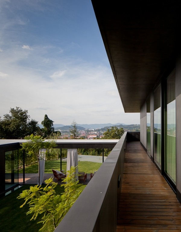 modernt hus portugal view balkong