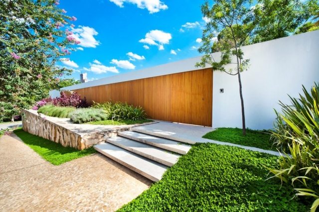 modernt radhus sluttning-trä fasad-front trädgård