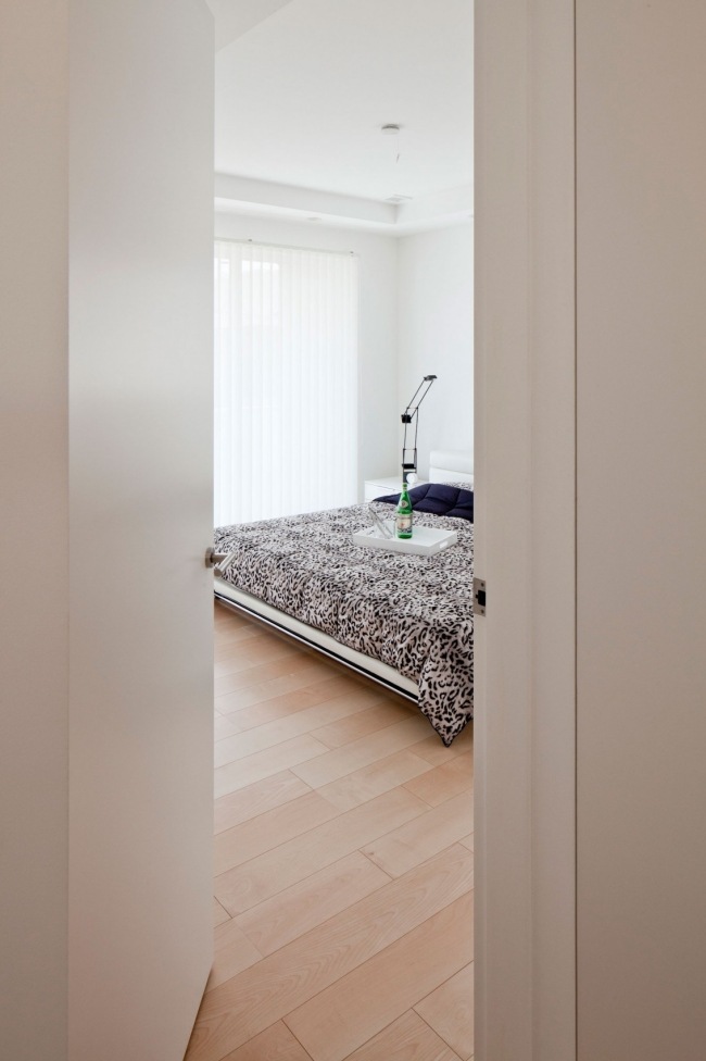 modern zen design bostadshus sovrum hall golv