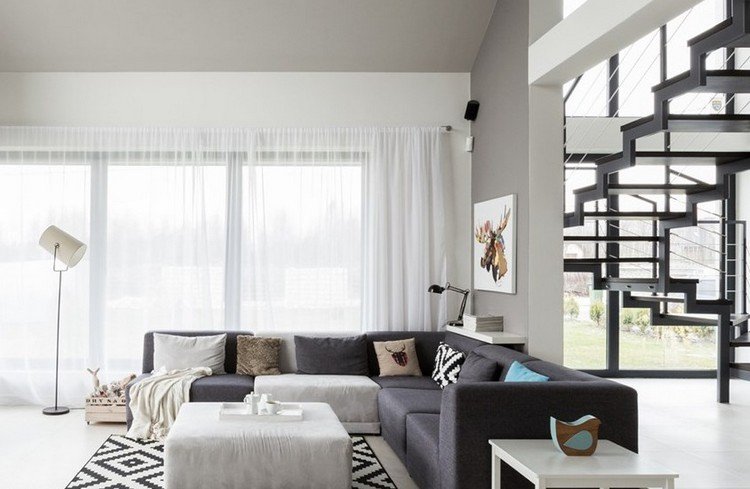 modernt vardagsrum-soffa-grå-vit-soffbord-ikea-matta-diamantmönster
