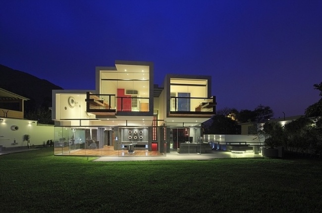 fristående hus modern arkitektur longhi arkitekter nattbelysning