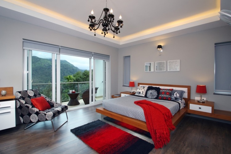 modern-sovrum-röd-grå-indirekt-tak-belysning-ljuskrona-svart