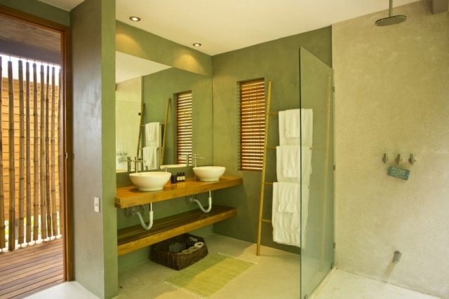 Badrumsväggar målar olivgrönt tvättbord trä-bambu sekretessskärm