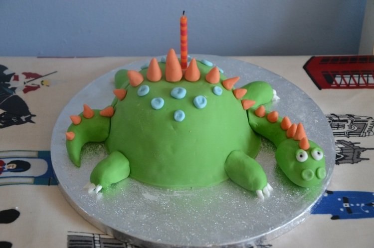 dinokaka göra dig själv fondant halvklot dekorera grönt