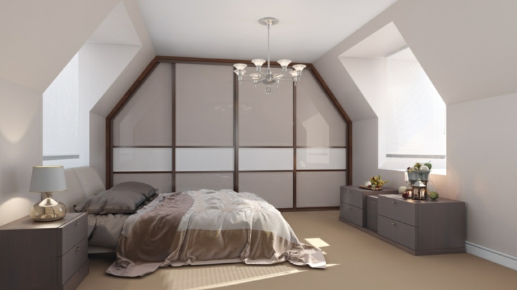 inbyggd garderob med sluttande tak ljusgrå högglansbädd modern