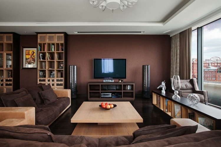 brun vägg design vardagsrum rödbrun klädsoffa modern mysig
