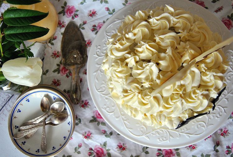 Tårta till påsk recept instruktioner med äggsnabb