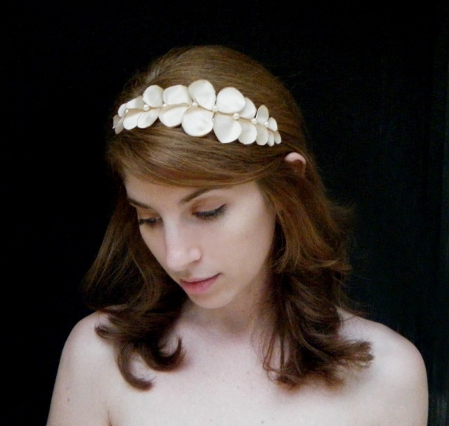 casual-look-tiara-natural look-shoulder-length-hair-pearl-white-rose petals