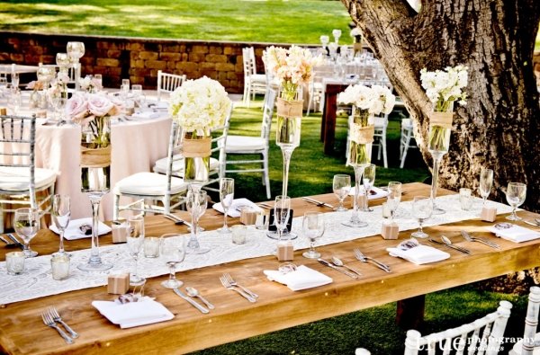 bröllop-idé-bord-trädgård-dekorera-stil