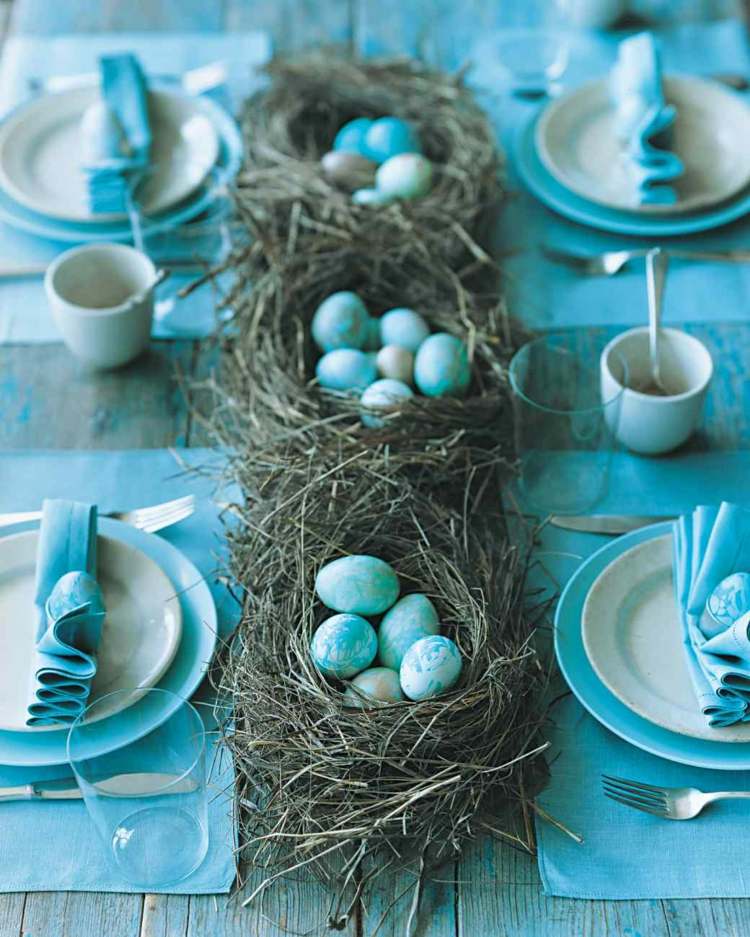idé-för-påsk-ägg-bord-dekoration-ljusblå-rätter-bon-diy