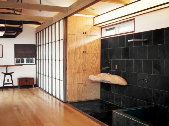 liten lägenhet japansk industriell badrum badrum kakel trä