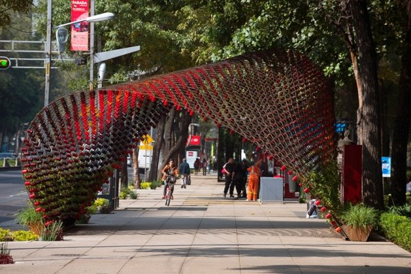 Konstinstallation Nescafé kaffekoppar mexico city