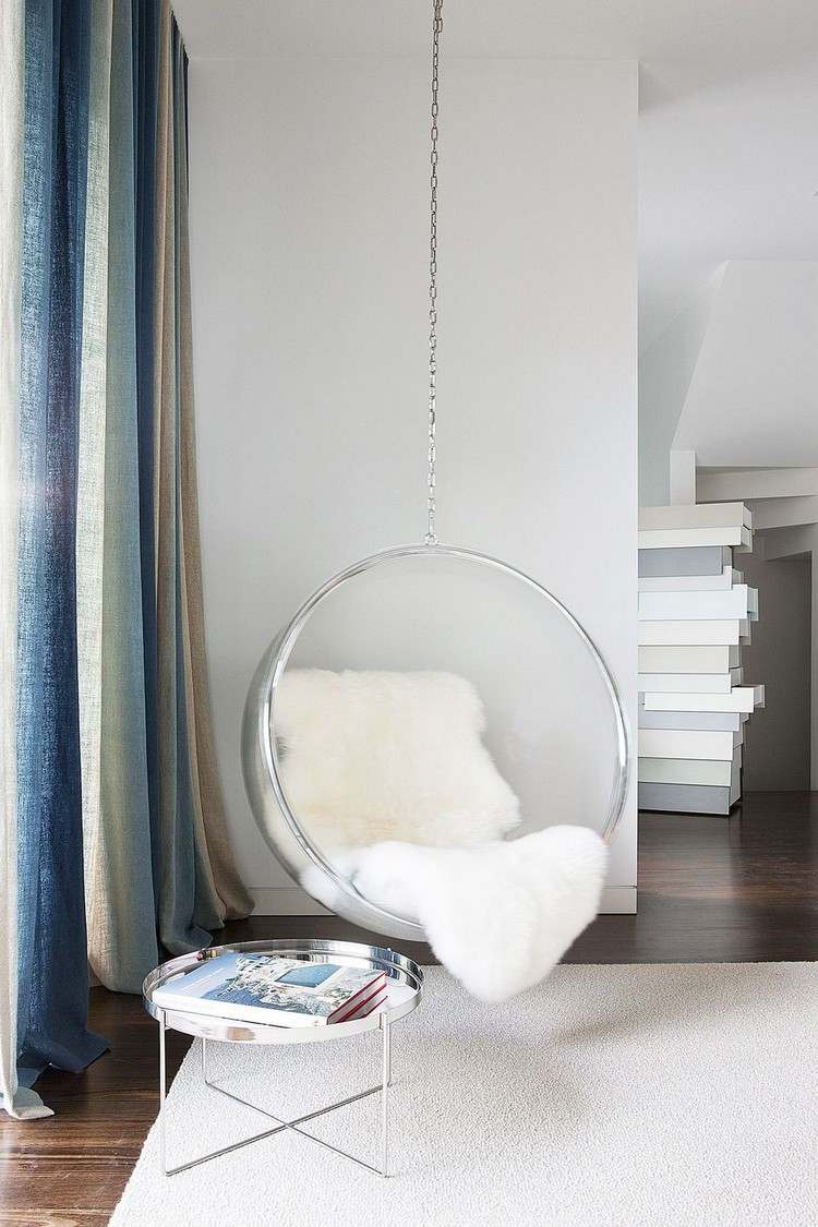 Chill hörn i vardagsrummet designidéer med hängande stolar