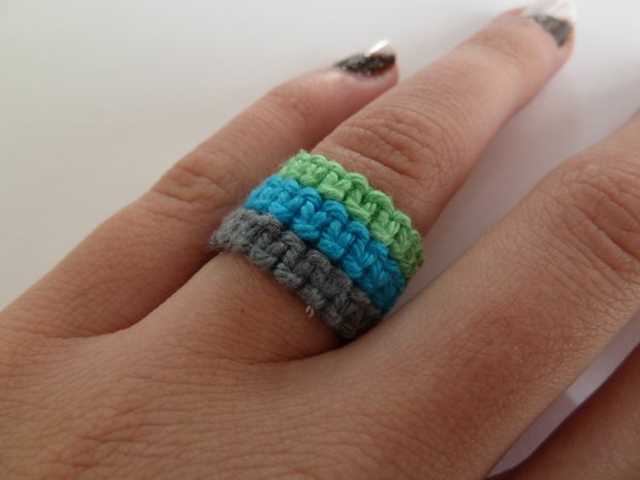 diy ring stickad virkad grön blå grå