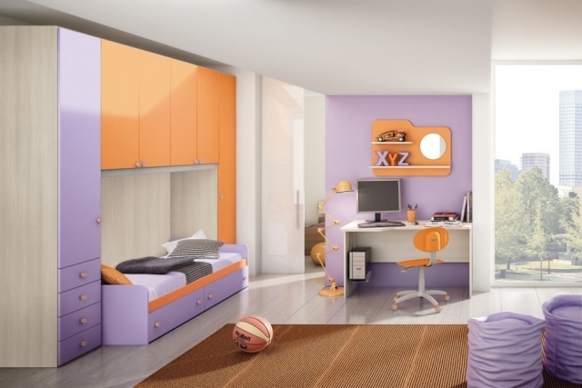 Färgkombination-barnrum-ljus-lila-orange-skåp-säng-låda