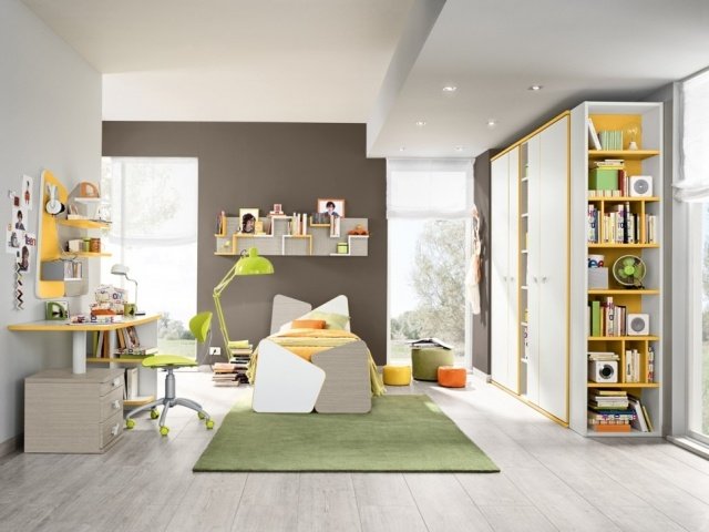 italiensk design-möbler-ungdoms-rum-olivgrön-matta-säng-bak-vägg-unik