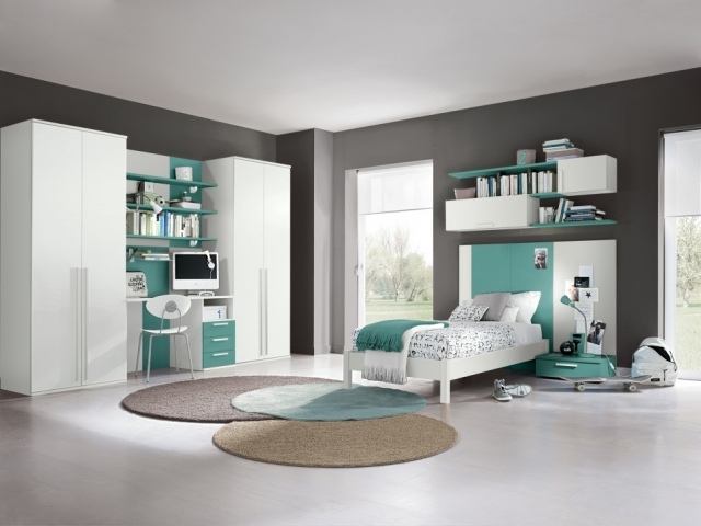 modern-ungdoms-rum-för-pojkar-antracit-grå-vägg-färg-ren-vit-möbler