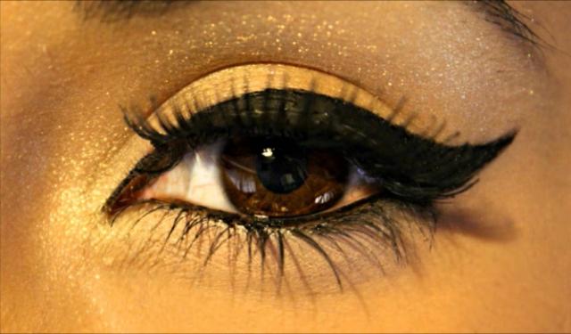guldbrun-ögon-skugga-med-ögonlinje