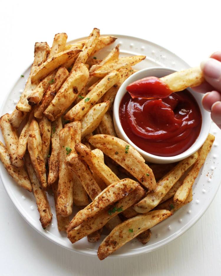 Airfryer Recept pommes frites med ketchup och kryddor
