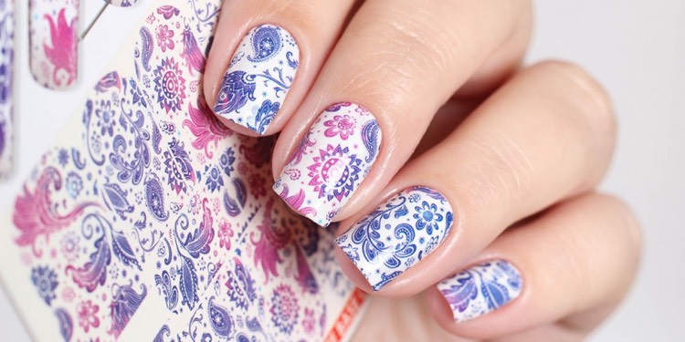 enkla nageldesigner snabb-professionell-lila-vit