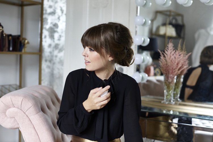 enkla festfrisyrer lugg nyårsafton updo updo volym
