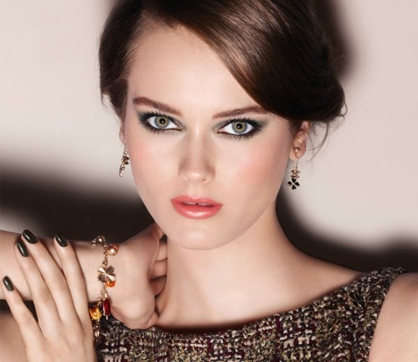 Enkla smink tips och tricks Smink Smokey Eyes rosa läppstift i stil