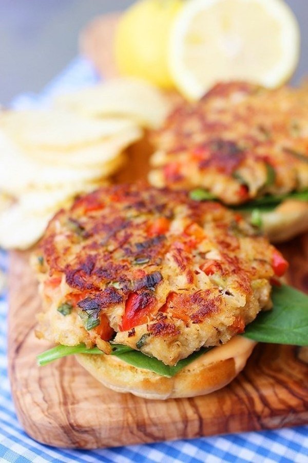 Crab-Cake-Sliders-Finger-Food-with-Spicy-Mayo-Crab Cakes