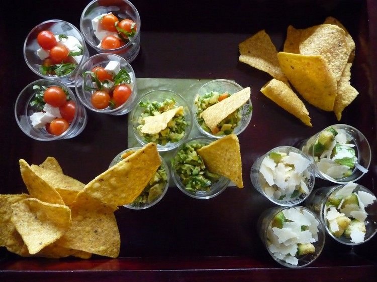 förrätter-i-ett-glas-olika-recept-sallad-dopp-tortilla-chips