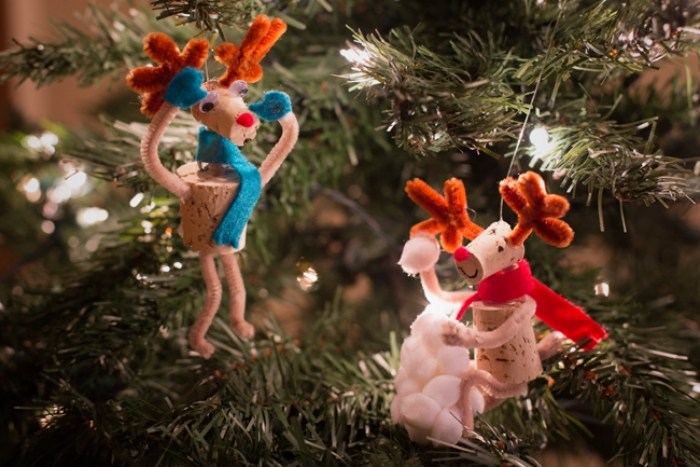 DIY-kork-smycken-gör-själv-jul-träd-smycken-renar