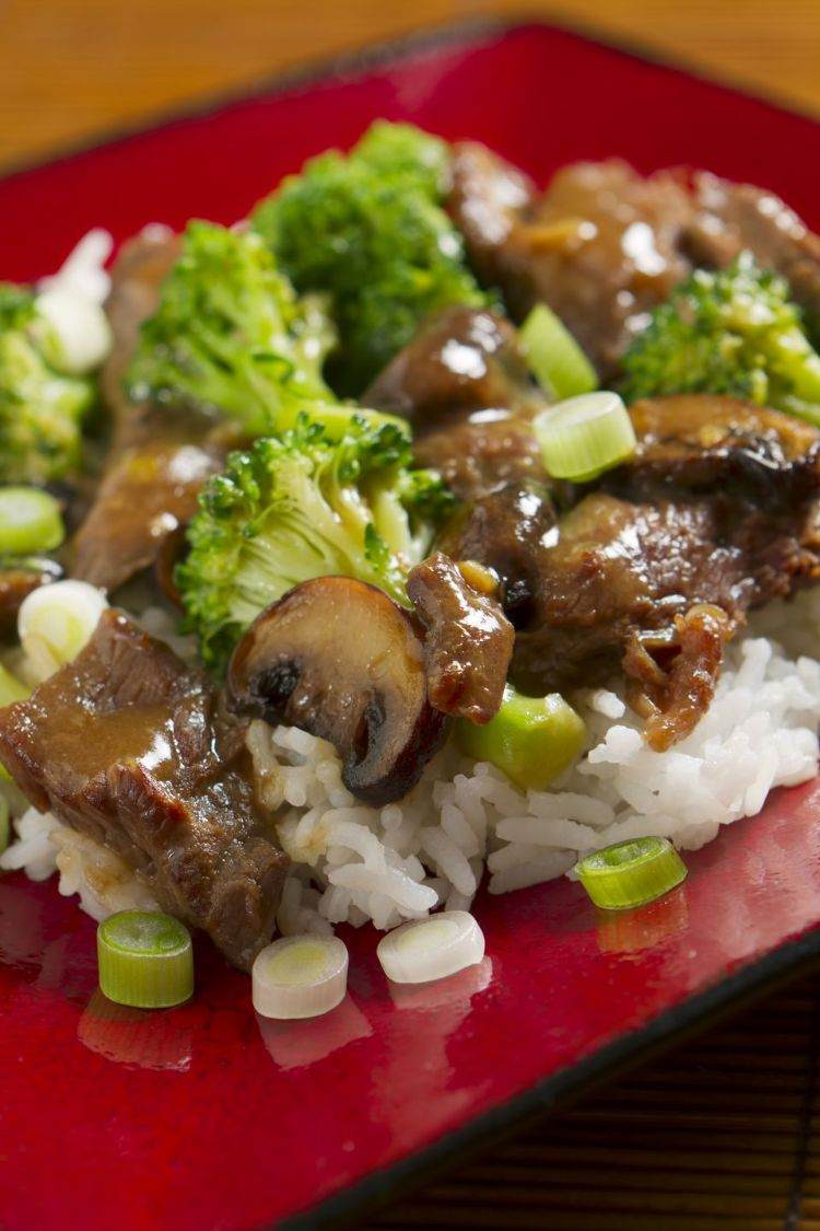 enkla wokrecept för nybörjare som lagar mat i wokpannan hälsosamma måltider vegetariska grönsaker rejält kött kinesiskt asiatiskt nötkött broccoli