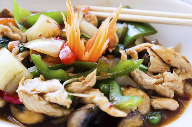 enkla wokrecept för nybörjare som lagar mat i wokpannan hälsosamma måltider vegetariska grönsaker rejält kött kinesisk asiatisk moo goo gai pan