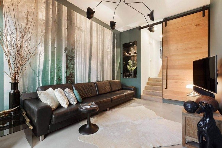 enfamiljshus-modern-möblerad-vardagsrum-trappa