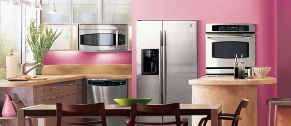 Kök-i-rosa-inbyggda-apparater-rostfritt utseende