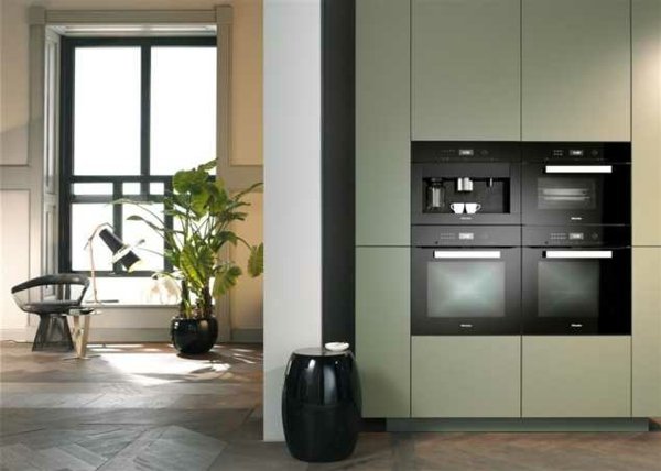 Kakel-och-trä-golv-kök-design-moderna-inbyggda-i-kök-apparater