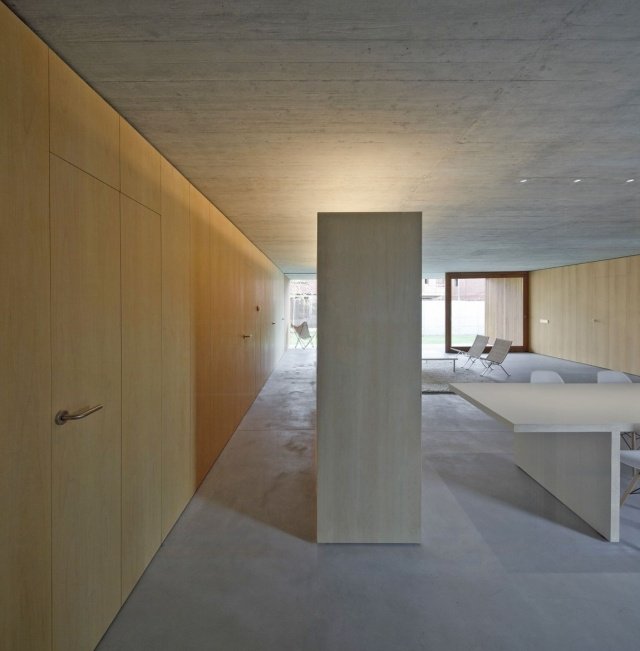 minimalistiskt hus spanien möbler betong trä