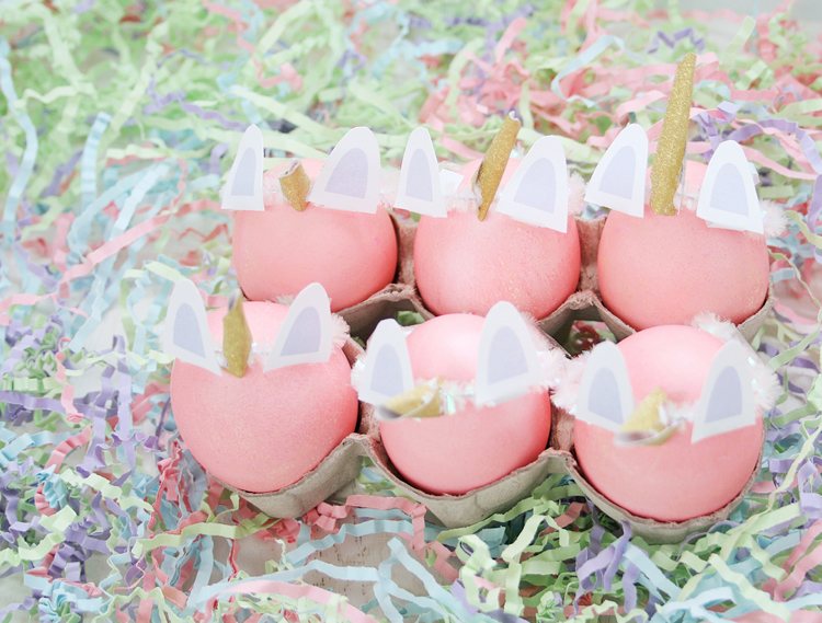 Unicorn påskägg gör ditt eget piprensare motivpapper