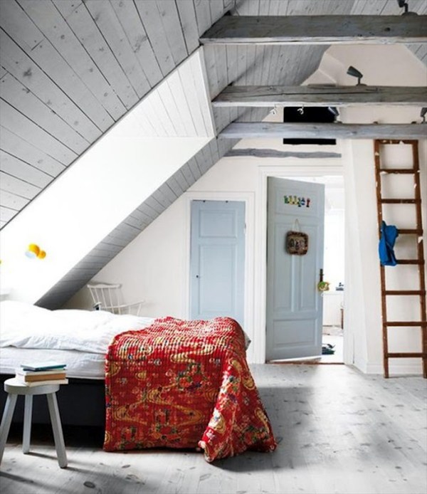 Drömbäddsidéer för sovrum med sluttande tak