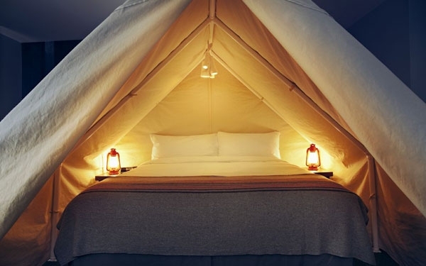 Sängcampingstält romantisk belysning-med ljus eller lyktor