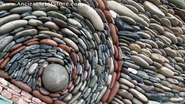 sten-mosaik-konst-virvlade-bas-element-stenar-färger-mellanslag