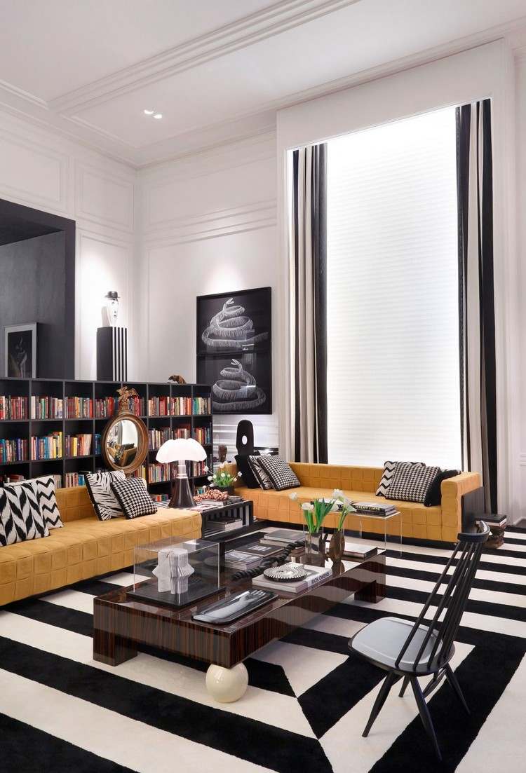Möblera-svart-vitt-vardagsrum-trä-soffbord-rektangulärt