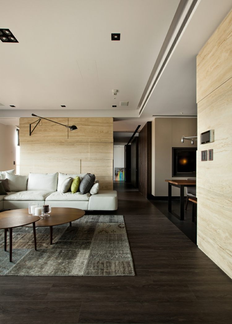 inredning modern asiatisk stil neutrala färger marmor vägg trä look plattor